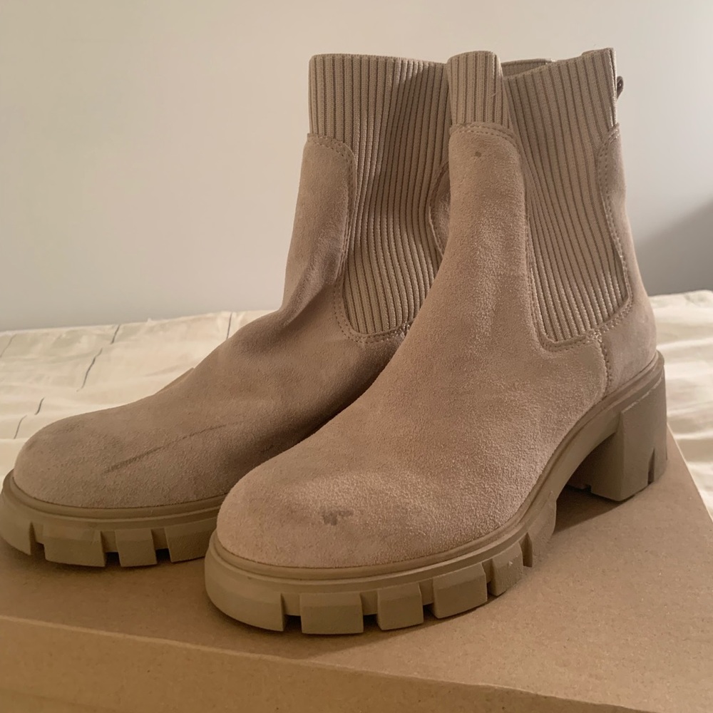 NEW!! Steve Madden Sand Suede Boots!